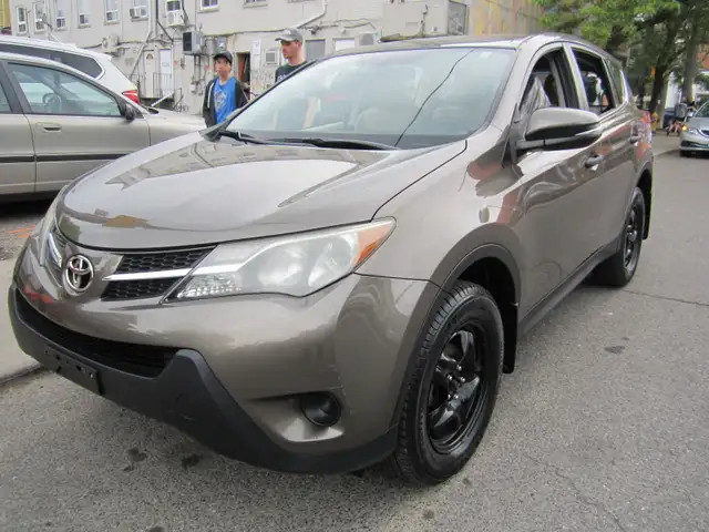 2013 Toyota RAV4 LE in Cars & Trucks in City of Toronto - Image 2
