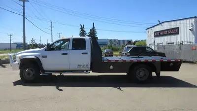 AMVIC LICENSE... 2010 Ram 5500 SLT 4x4 Crew Cab Flatbed Truck with 12FT Bed - 6 Cylinder 6.7 L Diese...