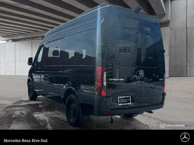 2025 Mercedes-Benz Sprinter 2500 144 Wheelbase High Roof RWD in Cars & Trucks in Longueuil / South Shore - Image 4