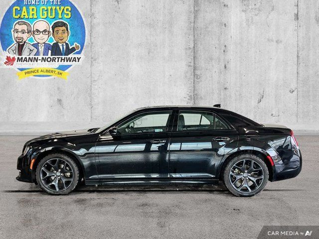 2022 Chrysler 300 Touring | Heated Seats | Rear View Camera in Cars & Trucks in Prince Albert - Image 2