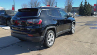 EXECUTIVE CROSSTOWN DEMO! This 2024 JEEP COMPASS LATITUDE 4X4 has the following options Premium Clot... (image 3)