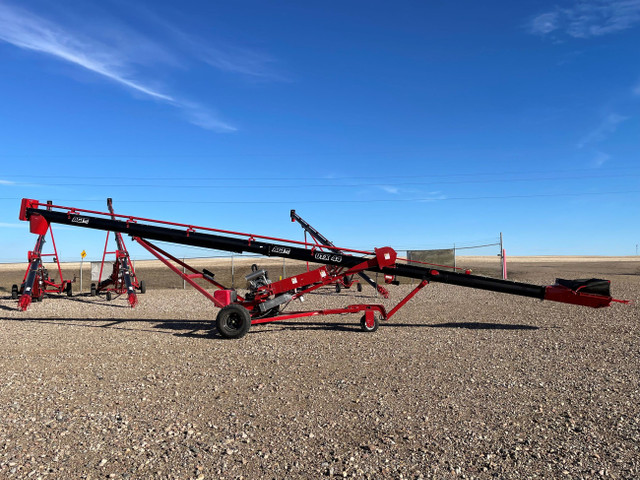 2024 AGI UTX-44 FT U-Trough Grain Auger in Farming Equipment in Strathcona County - Image 2