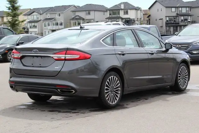 2017 Ford Fusion SE dans Autos et camions dans Calgary - Image 8