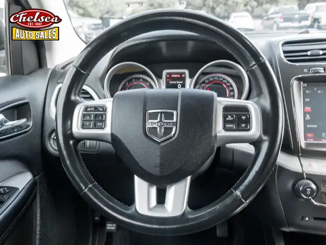 2015 Dodge Journey in Cars & Trucks in London - Image 11