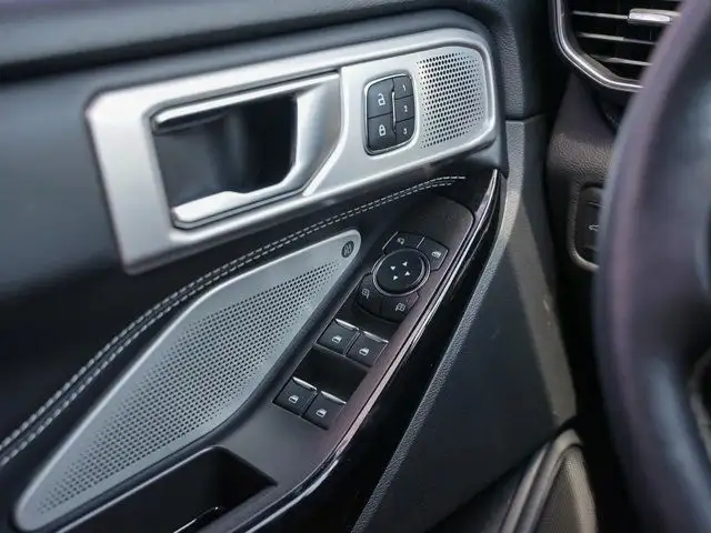 2022 Ford Explorer ST in Cars & Trucks in Windsor Region - Image 21