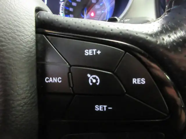 CHRYSLER PACIFICA 2018 LIMITED S GPS NAVIGATION CUIR TOIT PANO T in Cars & Trucks in Lévis - Image 8