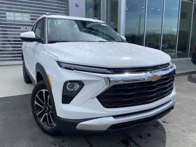 Presenting the 2025 Chevrolet Trailblazer, a standout performer in Cypress Grey, showcasing design f...