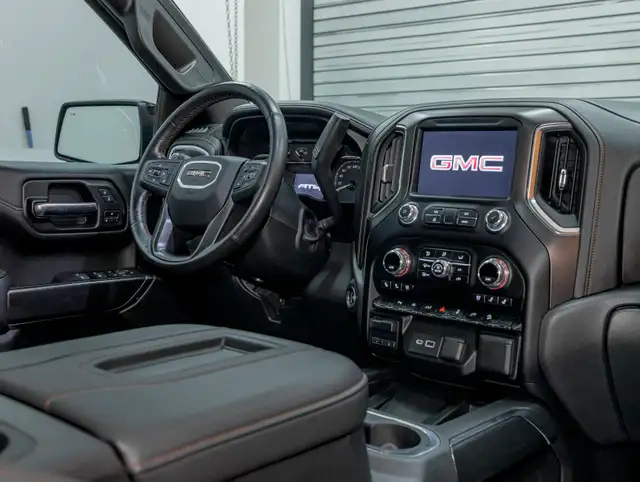 2021 GMC Sierra 1500 AT4 CREW 4X4 V8 *TOIT* NAV CUIR SIÈGES VENT in Cars & Trucks in Laurentides - Image 34