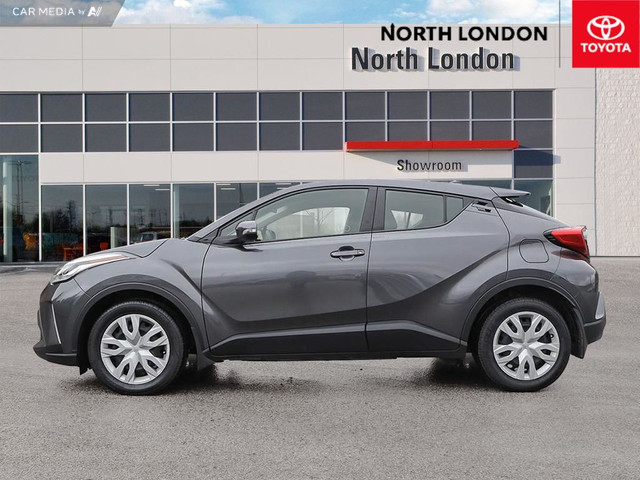2022 Toyota C-HR LE CLEAN CARFAX - SUB COMPACT SUV - GREAT FI... in Cars & Trucks in London - Image 3