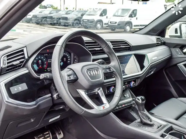 2024 Audi Q3 Progressiv Quattro Pano Sunroof Blind Spot in Cars & Trucks in Mississauga / Peel Region - Image 19