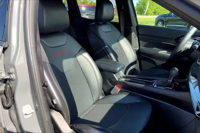 2023 Jeep Compass 4WD TRAILHAWK in Cars & Trucks in Edmonton - Image 8