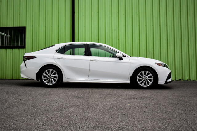 2022 Toyota Camry SE • HEATED SEATS • CP/AA • ADAPTIVE CRUISE in Cars & Trucks in Cornwall - Image 2