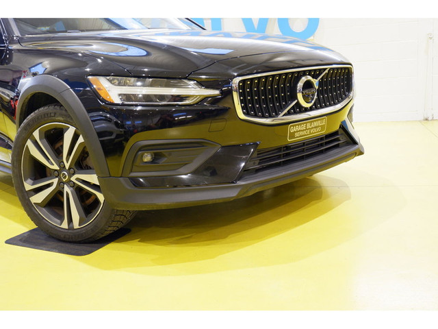  2020 Volvo V60 Cross Country -- RÉSERVÉ -- in Cars & Trucks in Laval / North Shore - Image 2