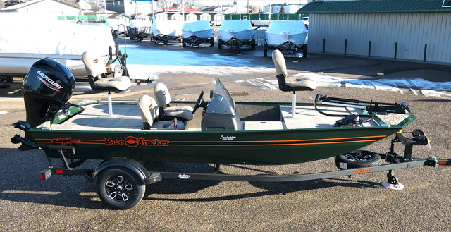 2025 TRACKER Bass Tracker Classic SE, Aluminum Fishing Boat in Powerboats & Motorboats in Vernon - Image 2