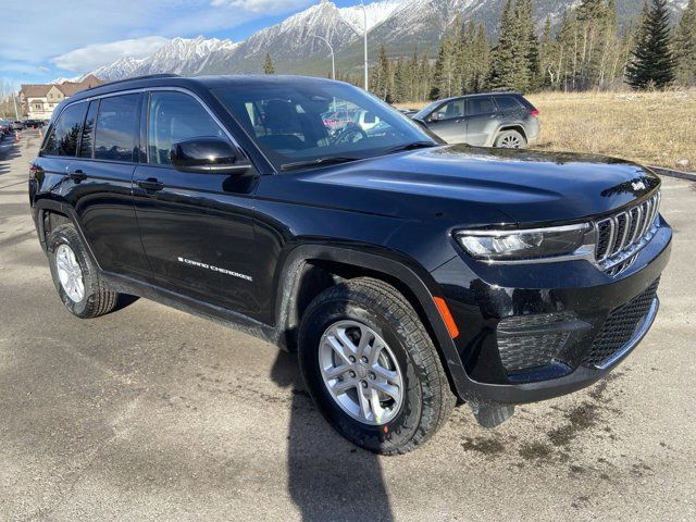  2024 Jeep Grand Cherokee Laredo in Cars & Trucks in Banff / Canmore