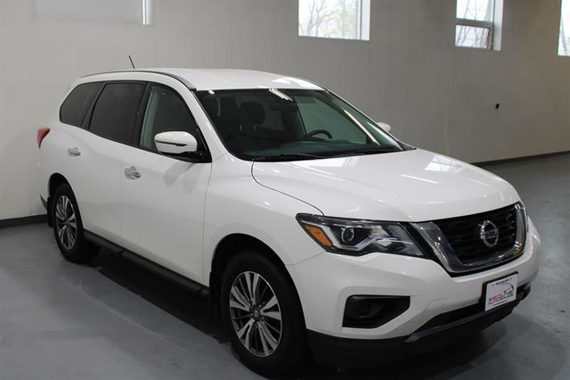 2017 Nissan Pathfinder SL V6 4x4 at in Cars & Trucks in Cambridge - Image 4