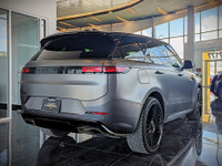Comes equipped with: Power Trunk, Power Mirrors, Sunroof , Load Bearing Exterior Rack, Remote Igniti... (image 4)