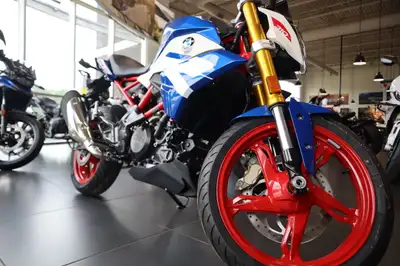 MSRP $6,145++ 2024 BMW G 310 R Passion CHALLENGE YOUR CITY Wake up with a smile on your face. Becaus...