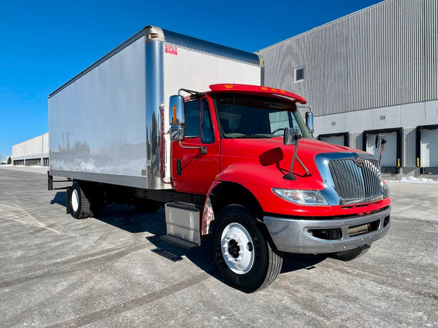 2014 International 4300 26' Box - CUMMINS DIESEL - ONLY 83K!!! in Cars & Trucks in Oakville / Halton Region - Image 2