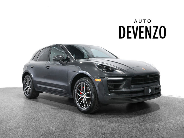2023 Porsche Macan S 2.9L AWD 375hp Premium Plus Package in Cars & Trucks in Laval / North Shore