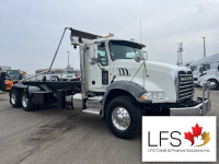 We Finance All Types of Credit - 2017 Mack GU813 Tandem Axle Rol