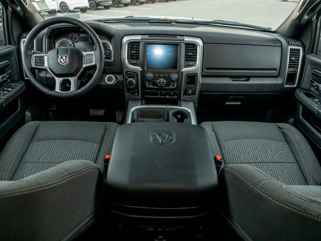 2024 Ram 1500 Classic WARLOCK 4X4 *SIEGES CHAUFF* DEM. DISTANCE  in Cars & Trucks in Laurentides - Image 4