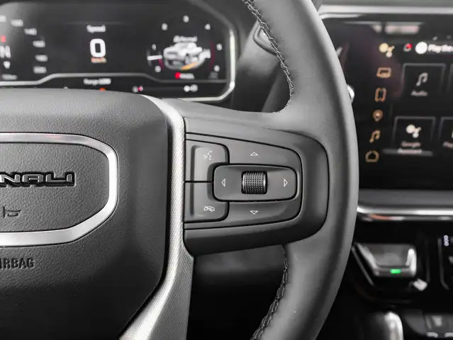 2025 GMC Sierra 3500HD Denali dans Autos et camions dans Comté de Strathcona - Image 24