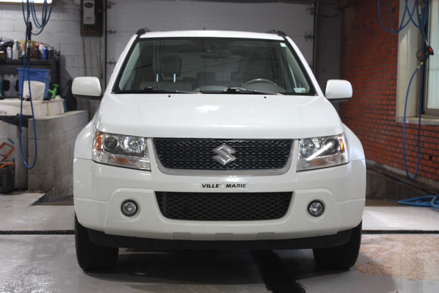 2010 Suzuki Grand Vitara JLX in Cars & Trucks in City of Montréal - Image 2