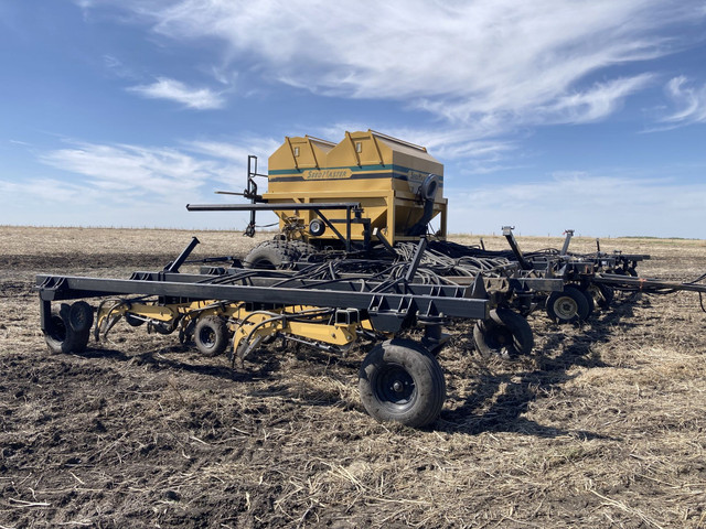 2005 SeedMaster 60-11 SXG600 in Farming Equipment in Regina