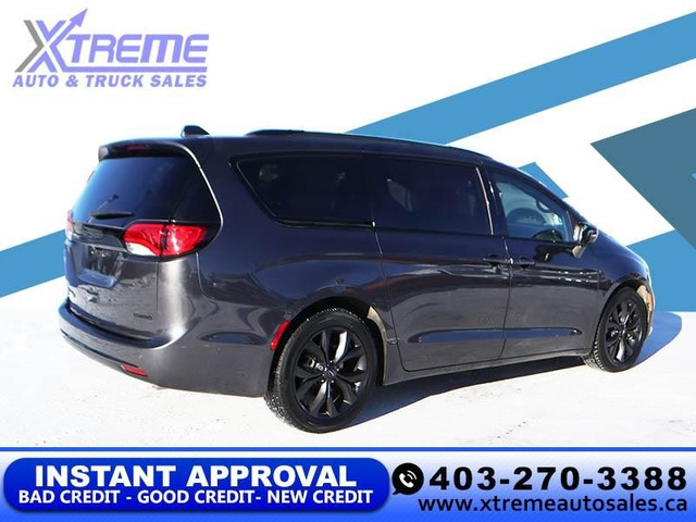2020 Chrysler Pacifica Limited Red S - NO FEES! in Cars & Trucks in Calgary - Image 4