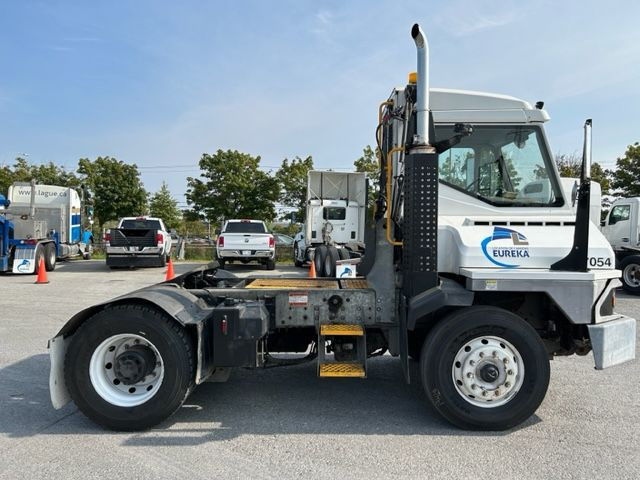Kalmar Ottawa T2 4x2 2017  – 16,900 heures – Automatique in Heavy Trucks in Longueuil / South Shore - Image 4
