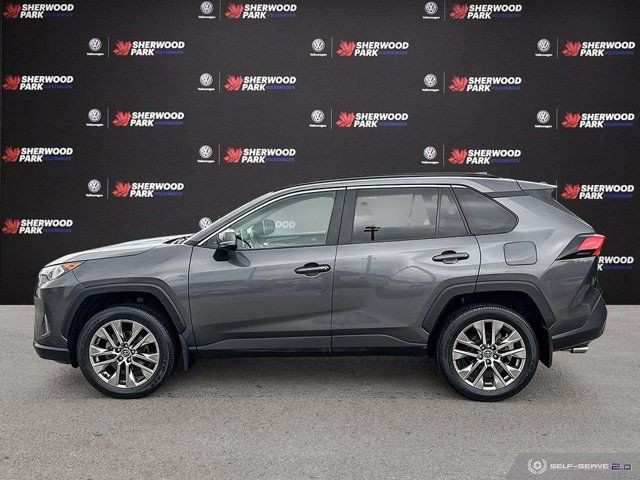2020 Toyota RAV4 XLE | AWD | LEATHER SEATS | SUNROOF | PWR in Cars & Trucks in Strathcona County - Image 2