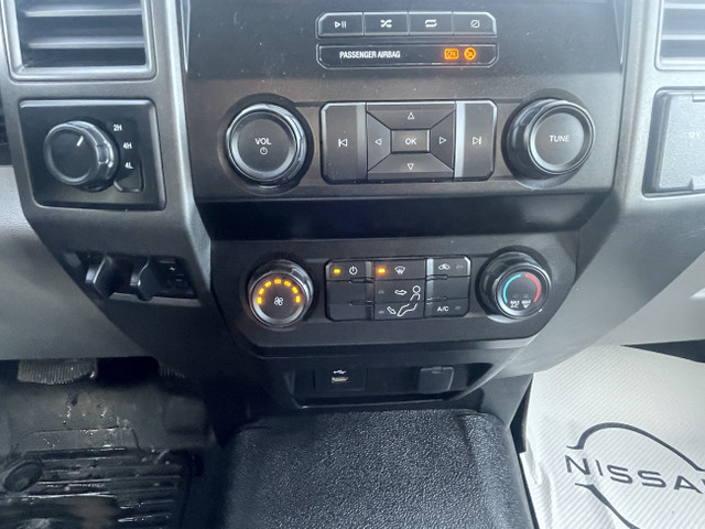 2020 Ford Super Duty F-550 DRW XL 6.7L POWERSTROKE DIESEL Dump in Cars & Trucks in Kawartha Lakes - Image 4