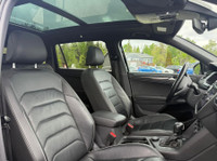 2019 VOLKSWAGEN TIGUAN R-LINE HIGHLINE 4MOTION AWD CLEAN CARFAX ABSOLUTELY GORGEOUS FULLY LOADED PAN... (image 9)