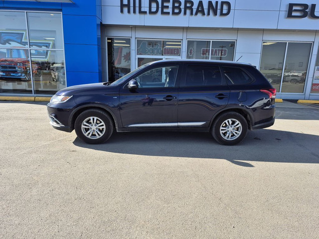 2016 Mitsubishi Outlander in Cars & Trucks in Red Deer - Image 4