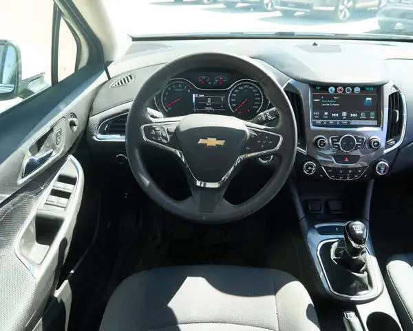 2018 Chevrolet Cruze LT | Sunroof | Backup Cam | Blindspot in Cars & Trucks in Edmonton - Image 15