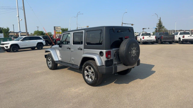 2018 Jeep Wrangler JK Unlimited in Cars & Trucks in Edmonton - Image 4