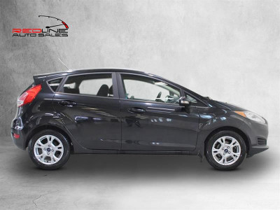 2015 Ford Fiesta (5) SE