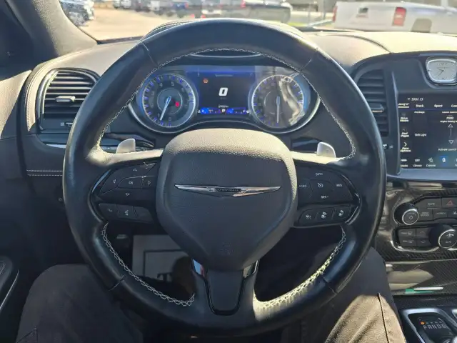 2023 Chrysler 300 in Cars & Trucks in Ottawa - Image 16