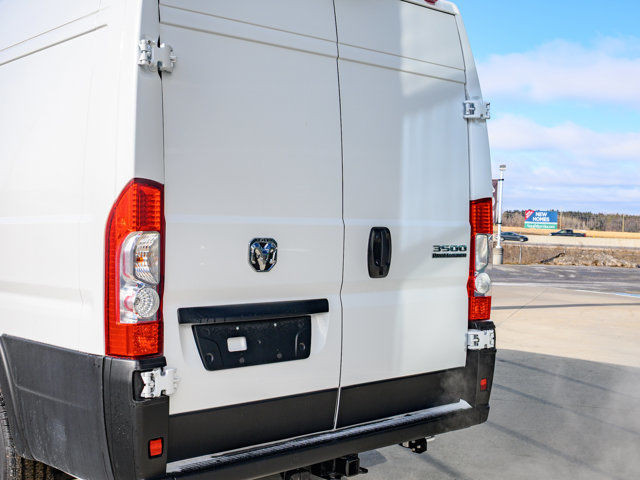 2024 Ram ProMaster Cargo Van SLT+ in Cars & Trucks in Barrie - Image 4