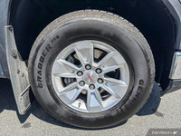 Command the road with this 2024 GMC Sierra 1500 SLE Crew Cab, boasting a powerful 2.7L TurboMax engi... (image 9)