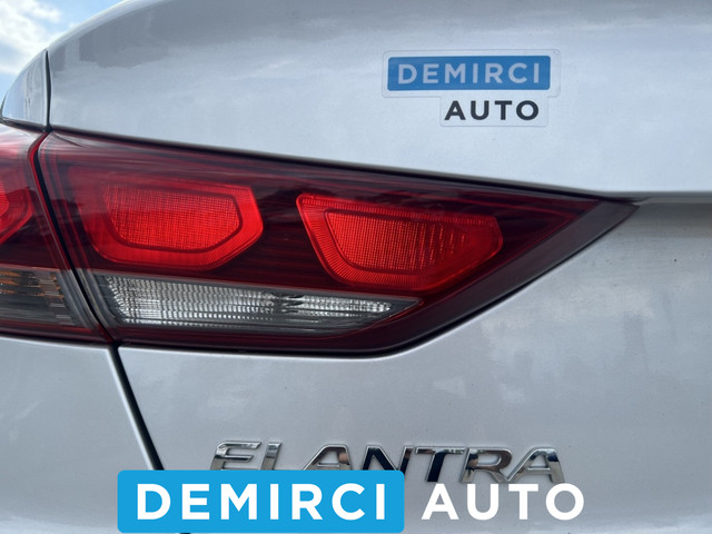 2017 Hyundai Elantra **GL**JAMAIS ACCIDENTEE**SAAQ CERTIFIEE**CA in Cars & Trucks in Laval / North Shore - Image 3