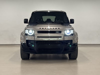 Le Land Rover Defender 110 P400 X-Dynamic SE 2023 est un VUS pleine grandeur conçu pour affronter au... (image 9)