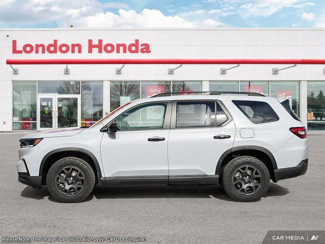 2025 Honda Pilot TrailSport in Cars & Trucks in London - Image 3