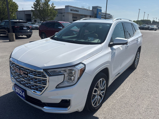 2024 GMC Terrain Denali Denali AWd + Sunroof + Low Kms + 1 Owner in Cars & Trucks in Oshawa / Durham Region - Image 3