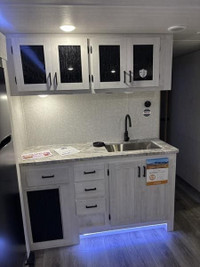 Longitude Towable LNT310RL- No better home away from home than this travel trailer! Enjoy many featu... (image 6)