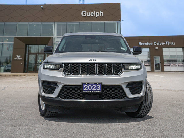 2023 Jeep Grand Cherokee Laredo | Heated Steering Wheel in Cars & Trucks in Guelph - Image 2