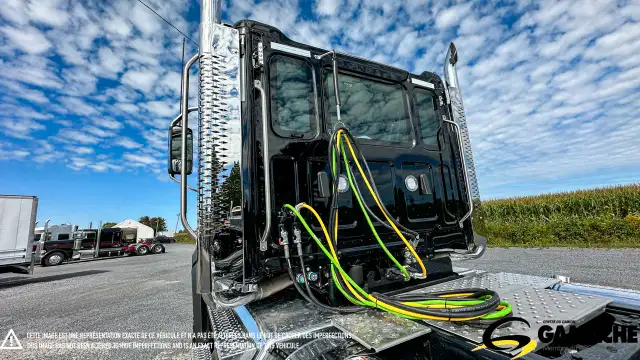 2025 WESTERN STAR 49X DAY CAB in Heavy Trucks in Chilliwack - Image 11