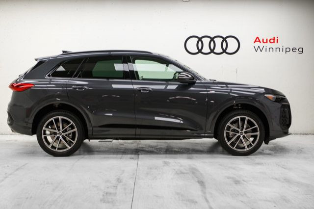 2025 Audi Q5 Technik in Cars & Trucks in Winnipeg - Image 4