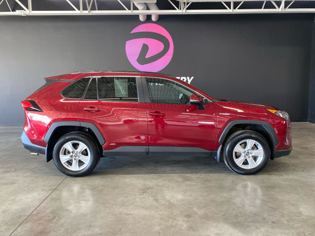 2020 Toyota RAV4 Hybrid LE AWD SIÈGES CHAUFFANTS MAGS CAMÉRA DE  in Cars & Trucks in Saint-Jean-sur-Richelieu